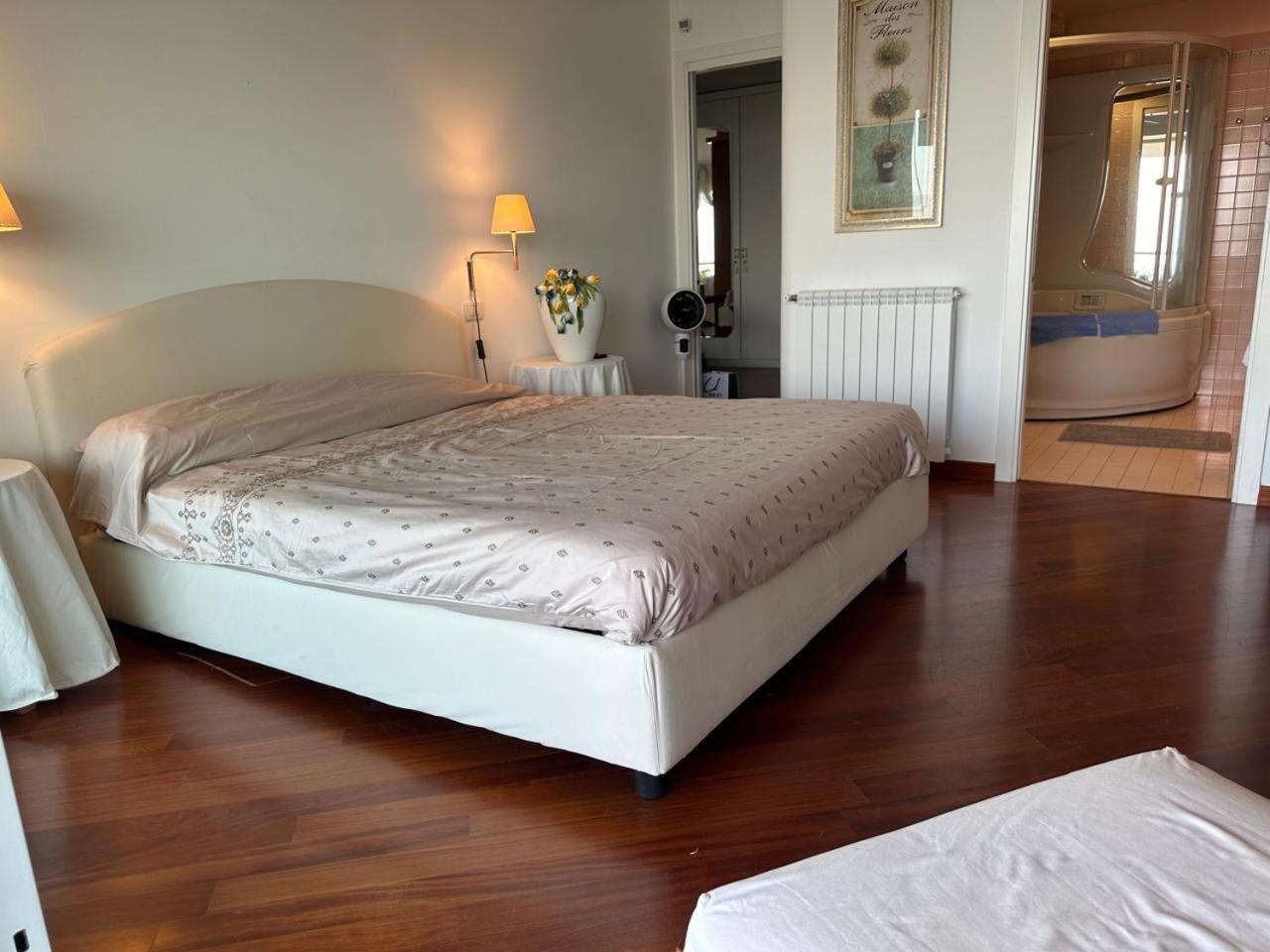 Sana Luxury Apartment Стреза Экстерьер фото